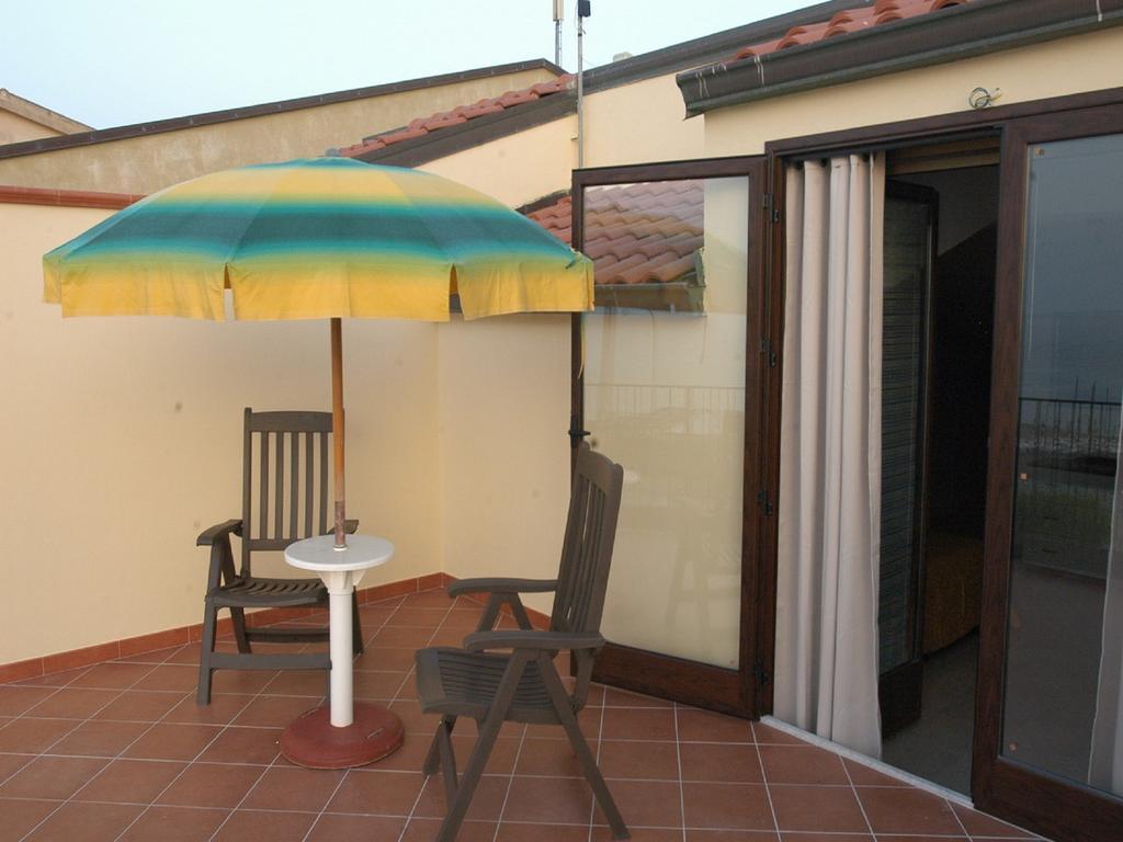 Casa Vacanze Due Passi E Il Mare Castel di Tusa Zimmer foto